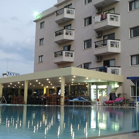 Livas Hotel Apartments Pernera Exterior foto