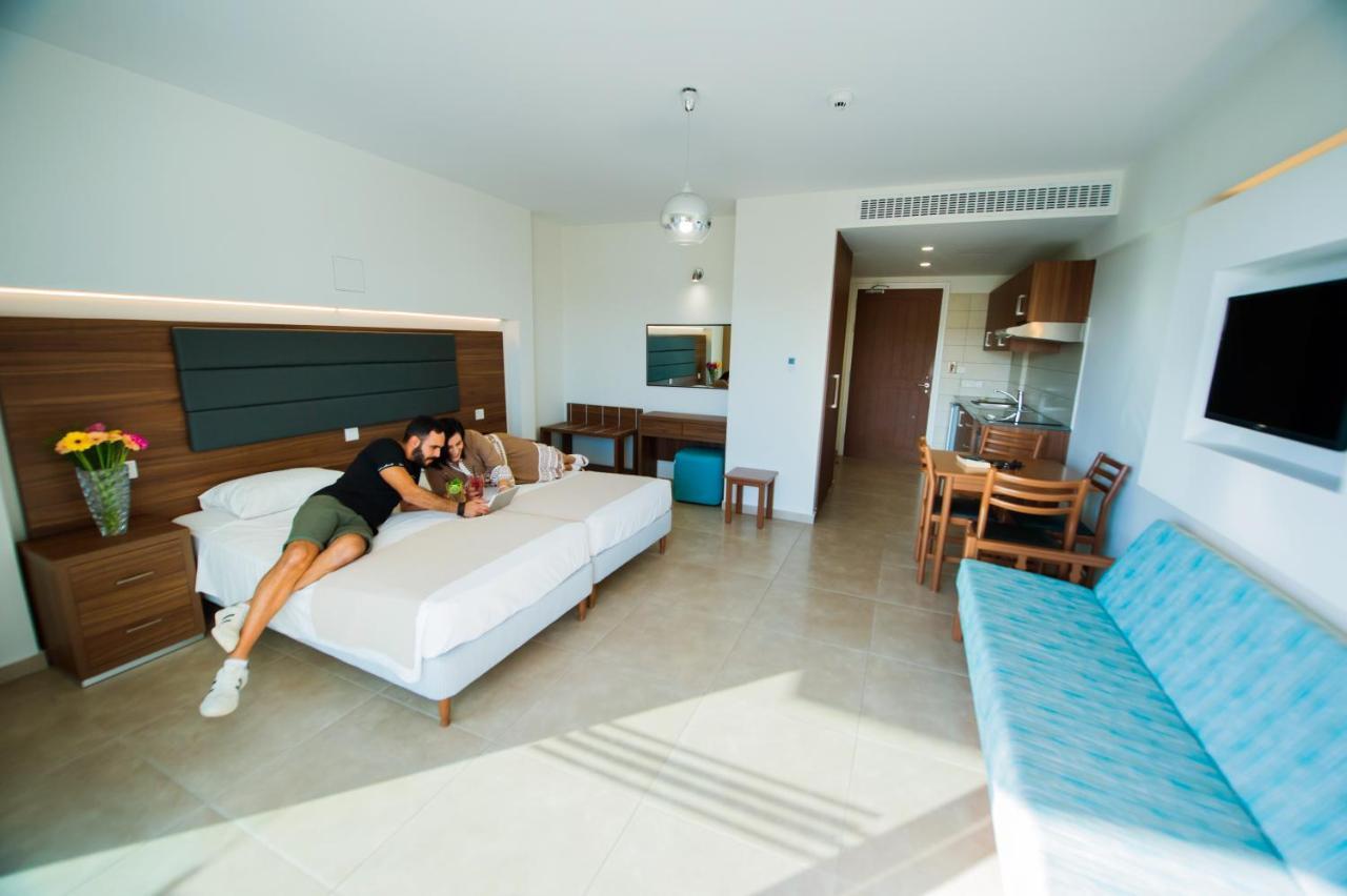Livas Hotel Apartments Pernera Exterior foto