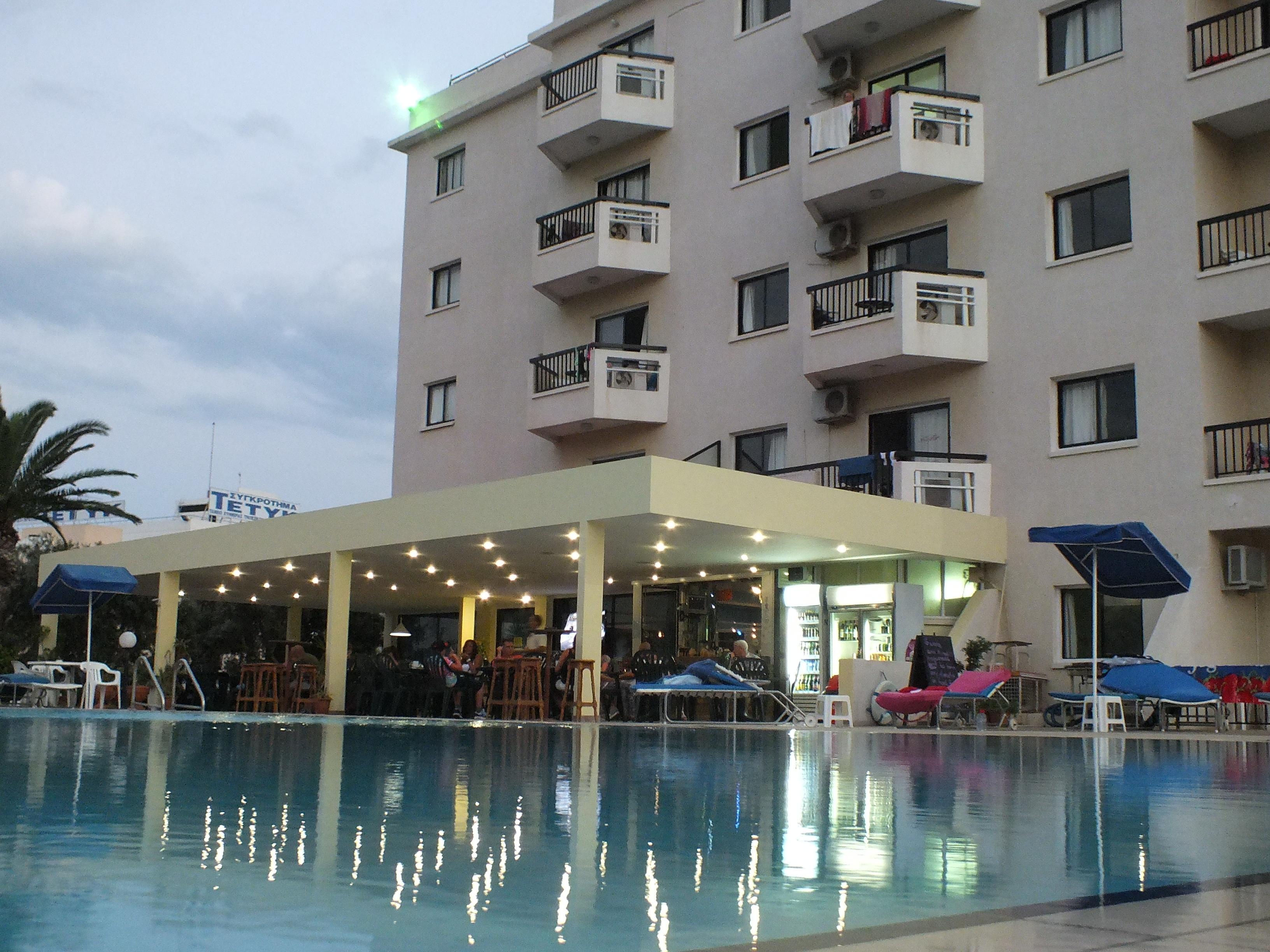 Livas Hotel Apartments Pernera Exterior foto