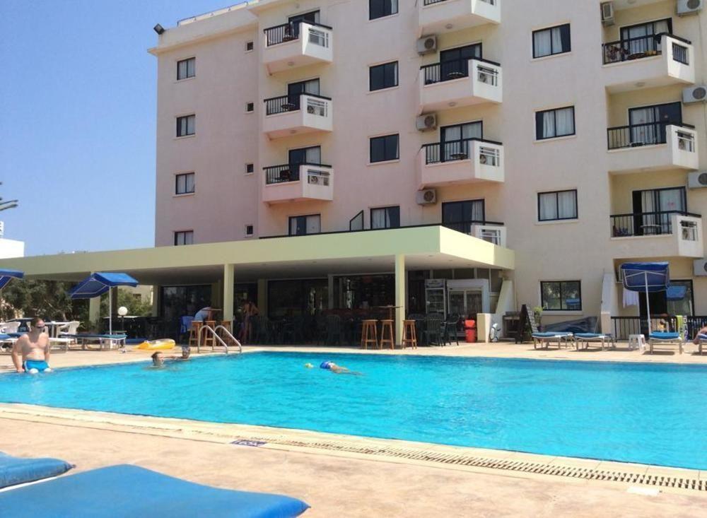 Livas Hotel Apartments Pernera Exterior foto