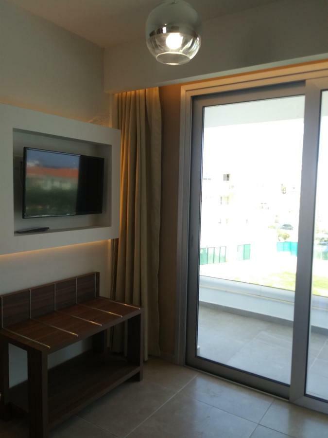 Livas Hotel Apartments Pernera Exterior foto
