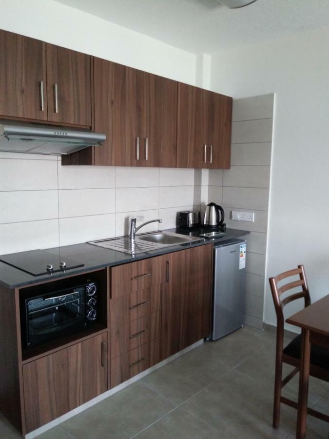 Livas Hotel Apartments Pernera Exterior foto